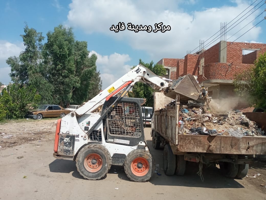 جانب من رفع مخلفات القمامة والمخلفات الصلبة بمراكز ومدن الاسماعيلية (1)
