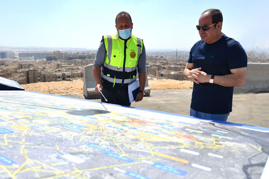 الرئيس السيسى يتفقد الأعمال الإنشائية لتطوير الطرق والمحاور بالقاهرة الكبرى (6)