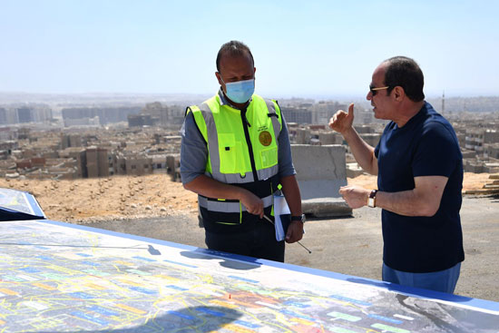 الرئيس السيسى يتفقد الأعمال الإنشائية لتطوير الطرق والمحاور بالقاهرة الكبرى (1)