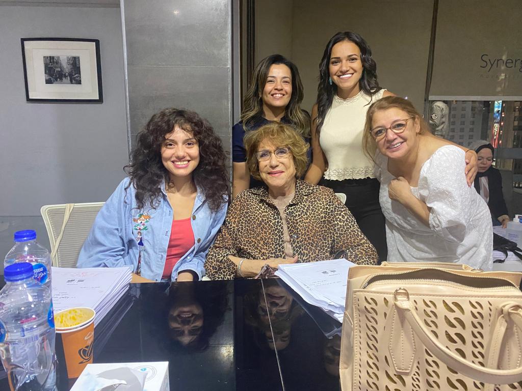 مؤلفة مسلسل جروب العيلة التعاون مع سميحة أيوب كان حلما وردود الفعل فاقت توقعاتي (3)