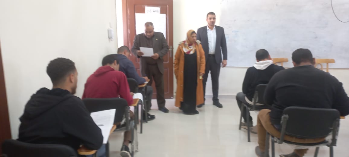 عميد كلية العلوم الأزهرية يتابع الامتحانات بجنوب سيناء (2)