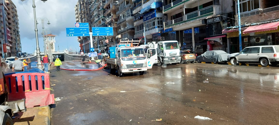 تصريف مياه الامطار من الشوارع الرئيسية  (2)