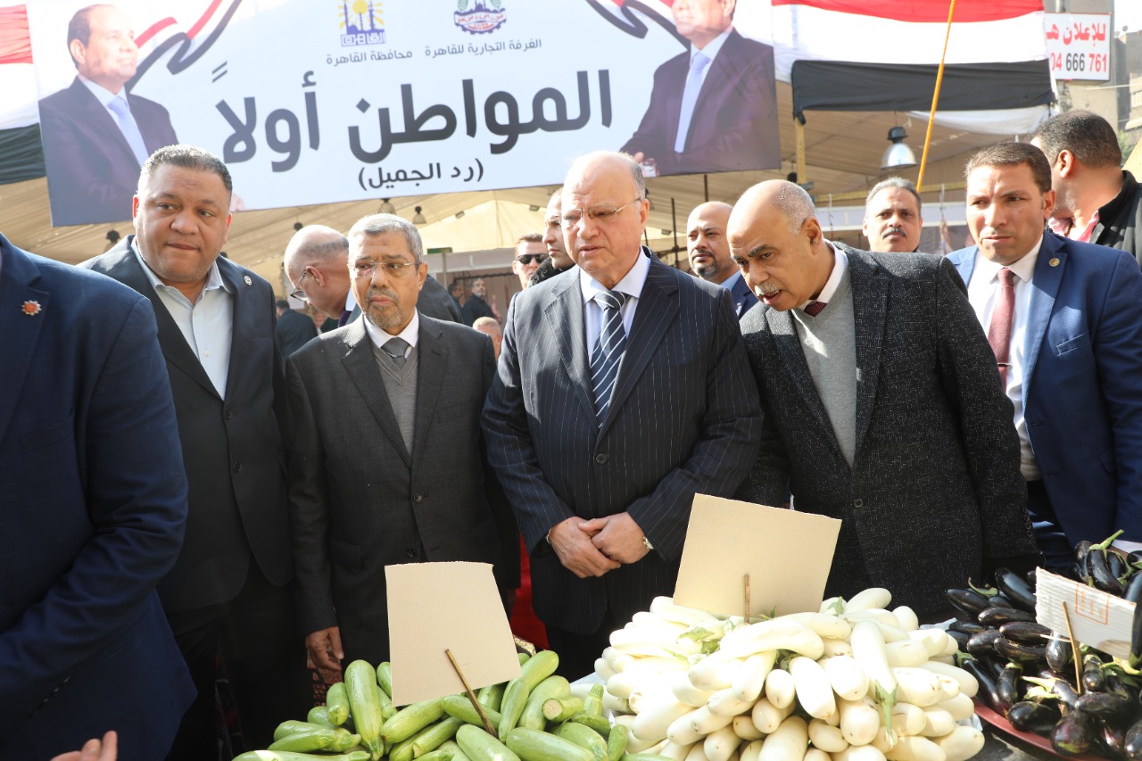 محافظ القاهرة يتفقد معارض اهلا رمضان (3)