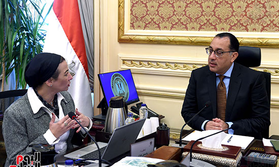 رئيس الوزراء يتابع جهود وزارة البيئة لدعم مناخ الاستثمار فى مصر (3)