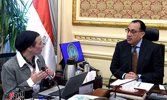 رئيس الوزراء يتابع جهود وزارة البيئة لدعم مناخ الاستثمار فى مصر (2)