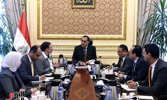 رئيس الوزراء يتابع جهود وزارة البيئة لدعم مناخ الاستثمار فى مصر (6)