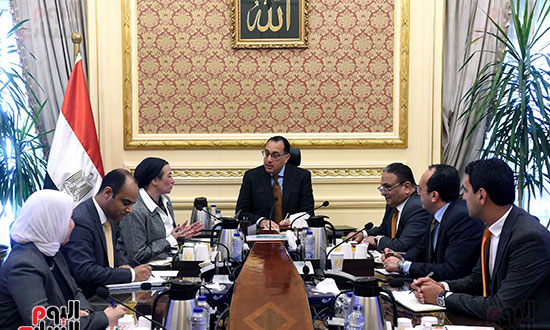 رئيس الوزراء يتابع جهود وزارة البيئة لدعم مناخ الاستثمار فى مصر (5)