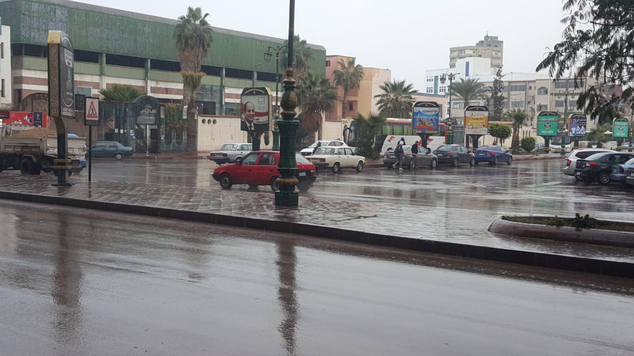 سقوط أمطار غزيزة بالبحيرة (2)