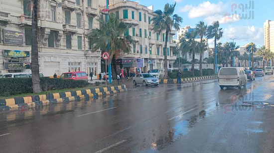 جانب-من-الأمطار-المتقطعة-فى-الإسكندرية