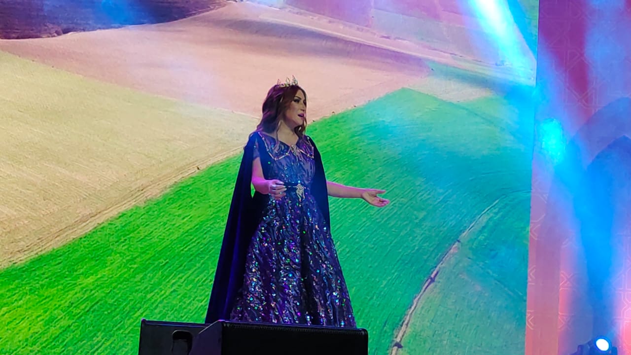 حفل ختام مهرجان المسرح العربي يبدأ بأغنية للسبرانو المغربية سميرة القادري (4)