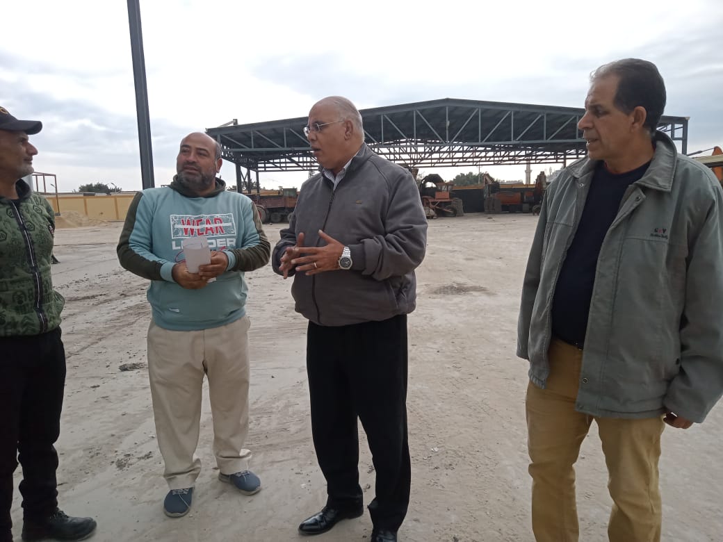 رئيس مدينة المحلة يتفقد استكمال أعمال تطوير مصنع المخلفات الصلبة (5)