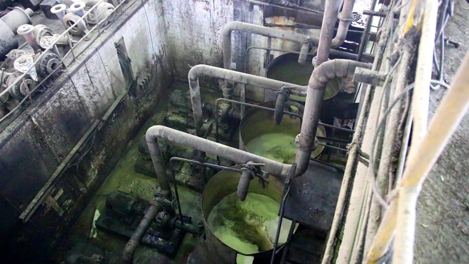 عمليات عصير القصب قبل تحويله لسكر بالمصنع