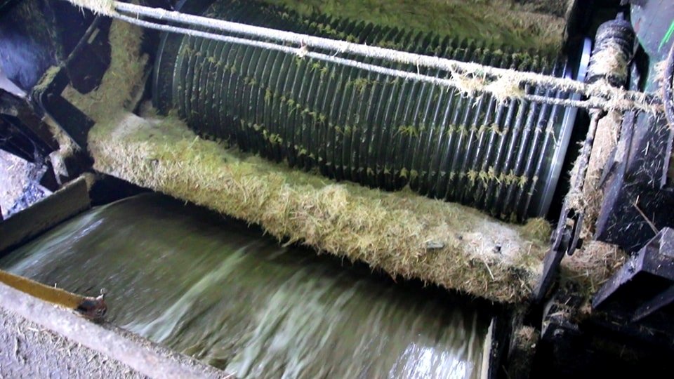 عمليات العصير لقصب السكر بالمصنع