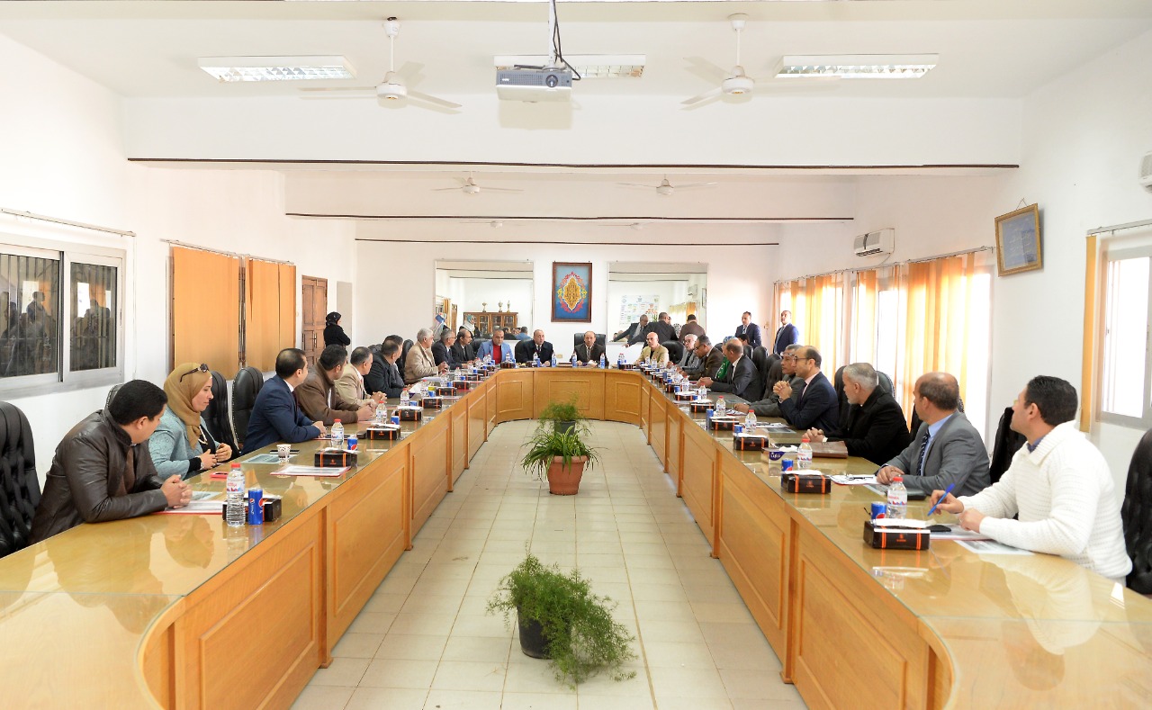 رئيس جامعة المنصورة يترأس مجلس كلية التربية الرياضية لإجراء تصويت على أعضاء لجنة اختيار العميد (1)