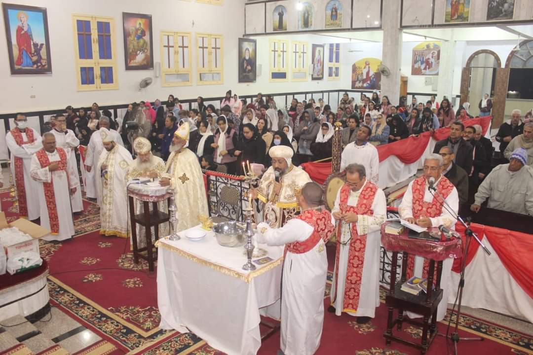 كنائس الوادى الجديد تحتفل بعيد الغطاس (2)
