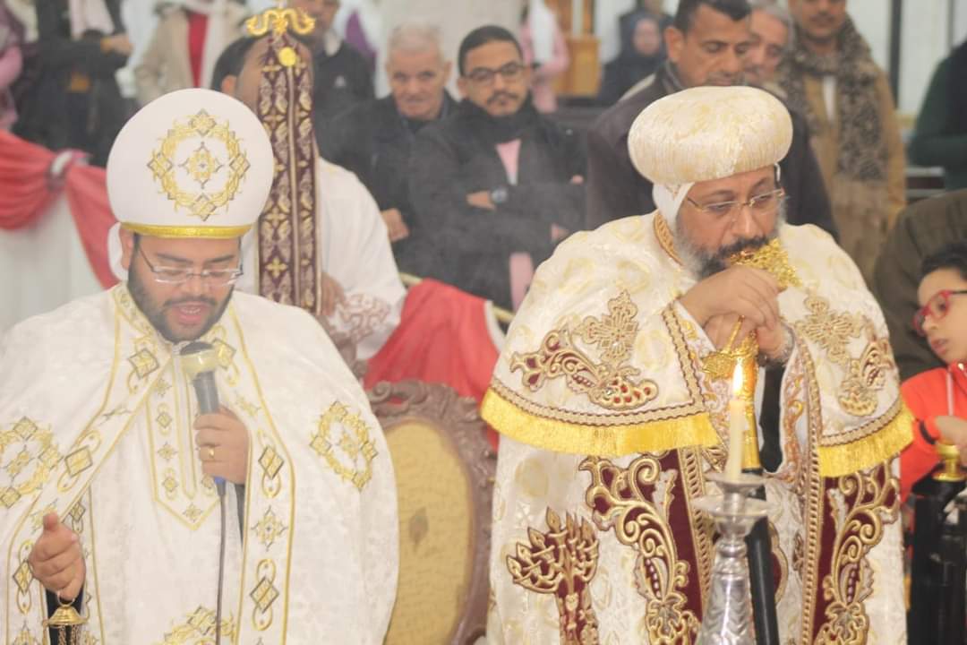 كنائس الوادى الجديد تحتفل بعيد الغطاس (16)