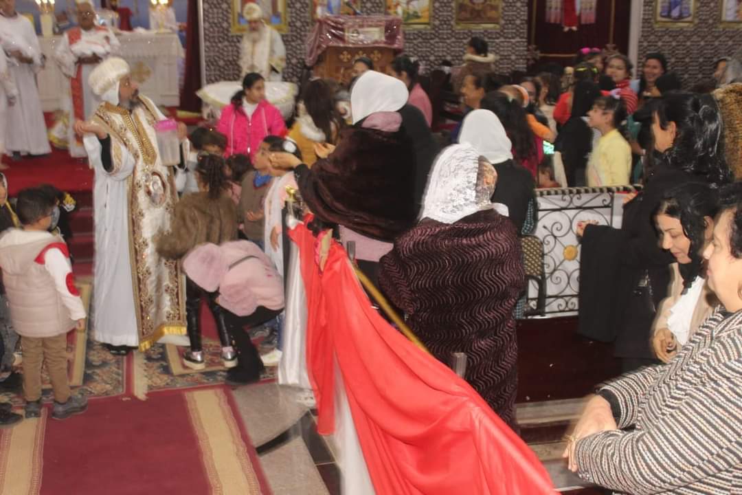 كنائس الوادى الجديد تحتفل بعيد الغطاس (9)