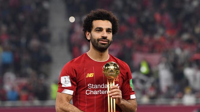 Mo-Salah-with-Adidas-Golden-Ball-award-at-Club-World-Cup-in-Doha-