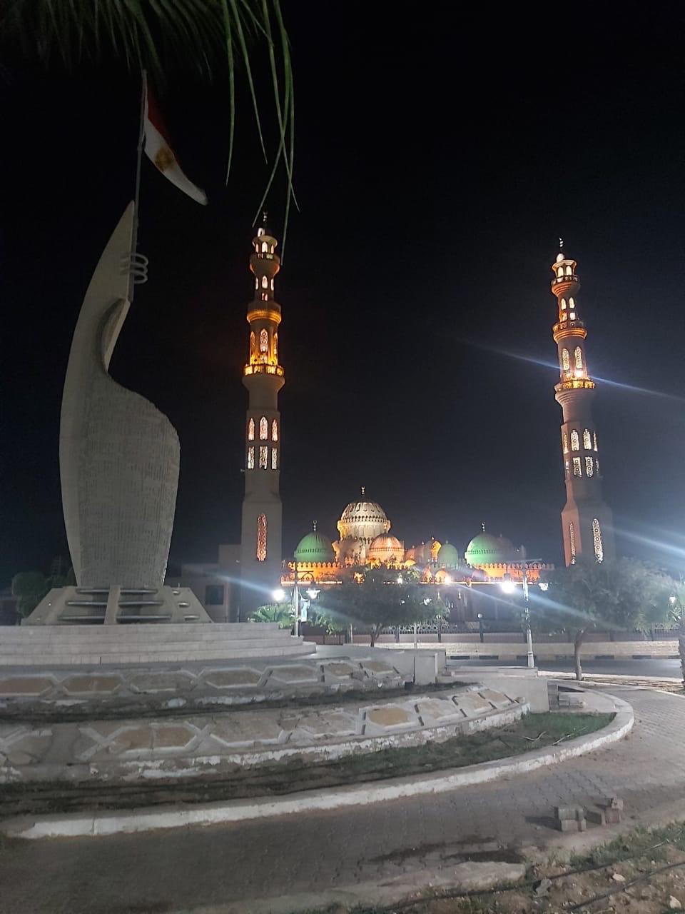 الميدان ومسجد الميناء الكبير 