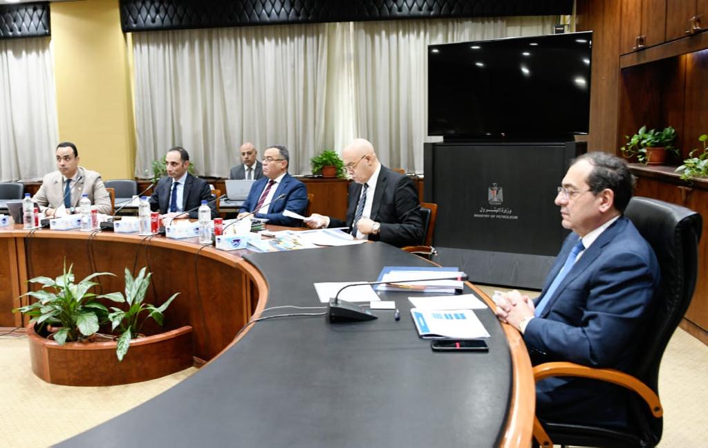 وزير البترول خلال اللقاء وزير البترول خلال اللقاء
