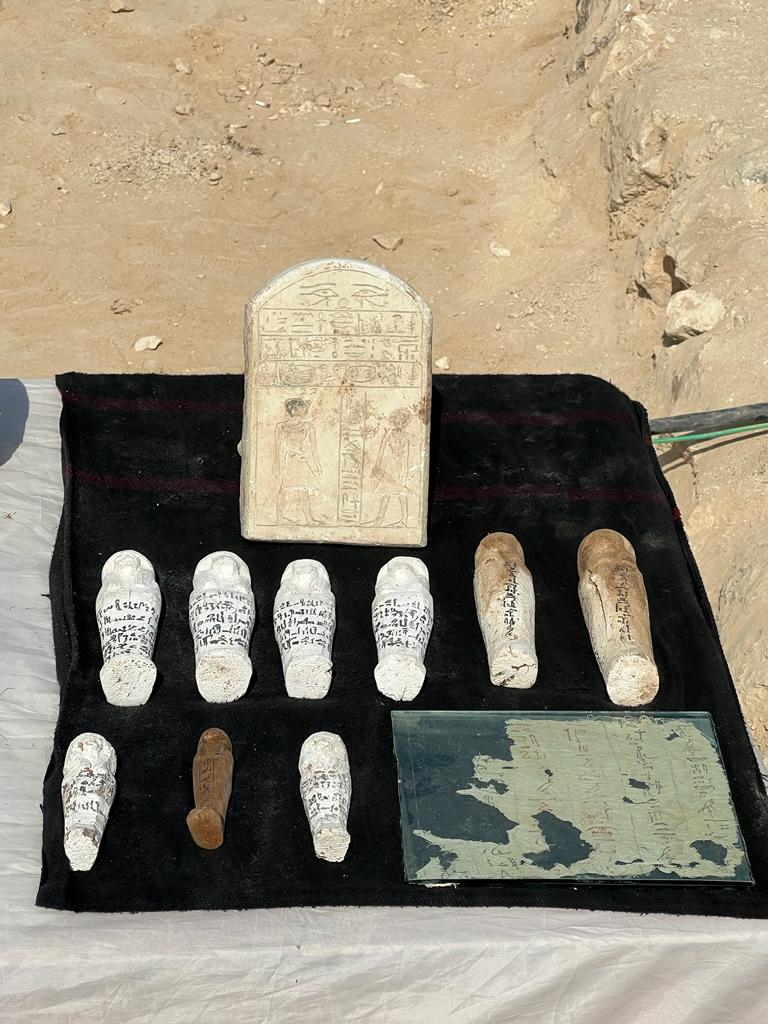 دفنات عائلية من عصر الإنتقال الثاني بمقابر ذراع أبو النجا