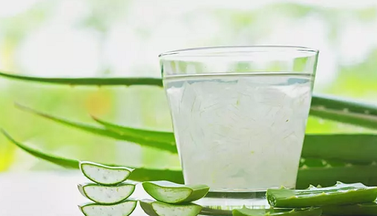 وصفات طبيعية لتفتيح المناطق الداكنة