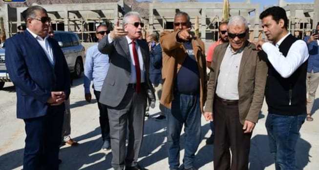 محافظ جنوب سيناء يتفقد مبنى الرصد الأمني ومضمار الهجن بشرم الشيخ (2)