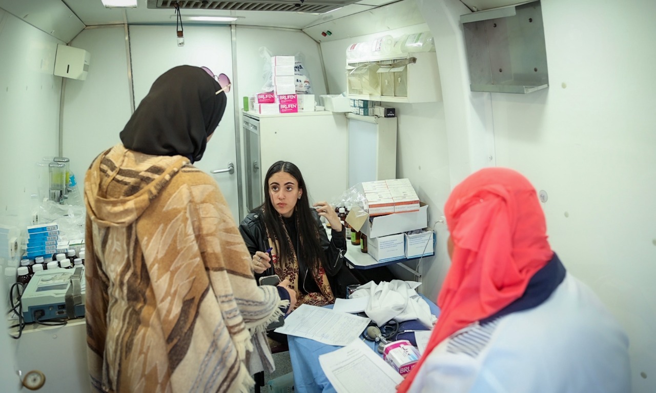 تقديم الخدمات الطبية لرواد معرض الكتاب تقديم الخدمات الطبية لرواد معرض الكتاب