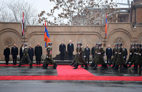 الرئيس عبد الفتاح السيسى مع فاهاجن خاتشاتوريان رئيس جمهورية أرمينيا (3)