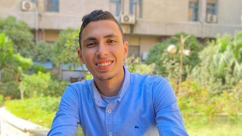 الطالب أحمد إبراهيم حظ