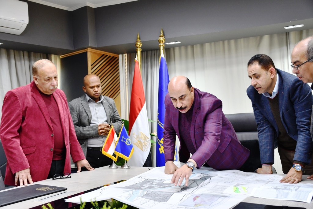 محافظ أسوان يعتمد المخطط الإستراتيجى للمدينة (1)
