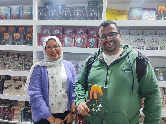 مع الكاتب أحمد علي