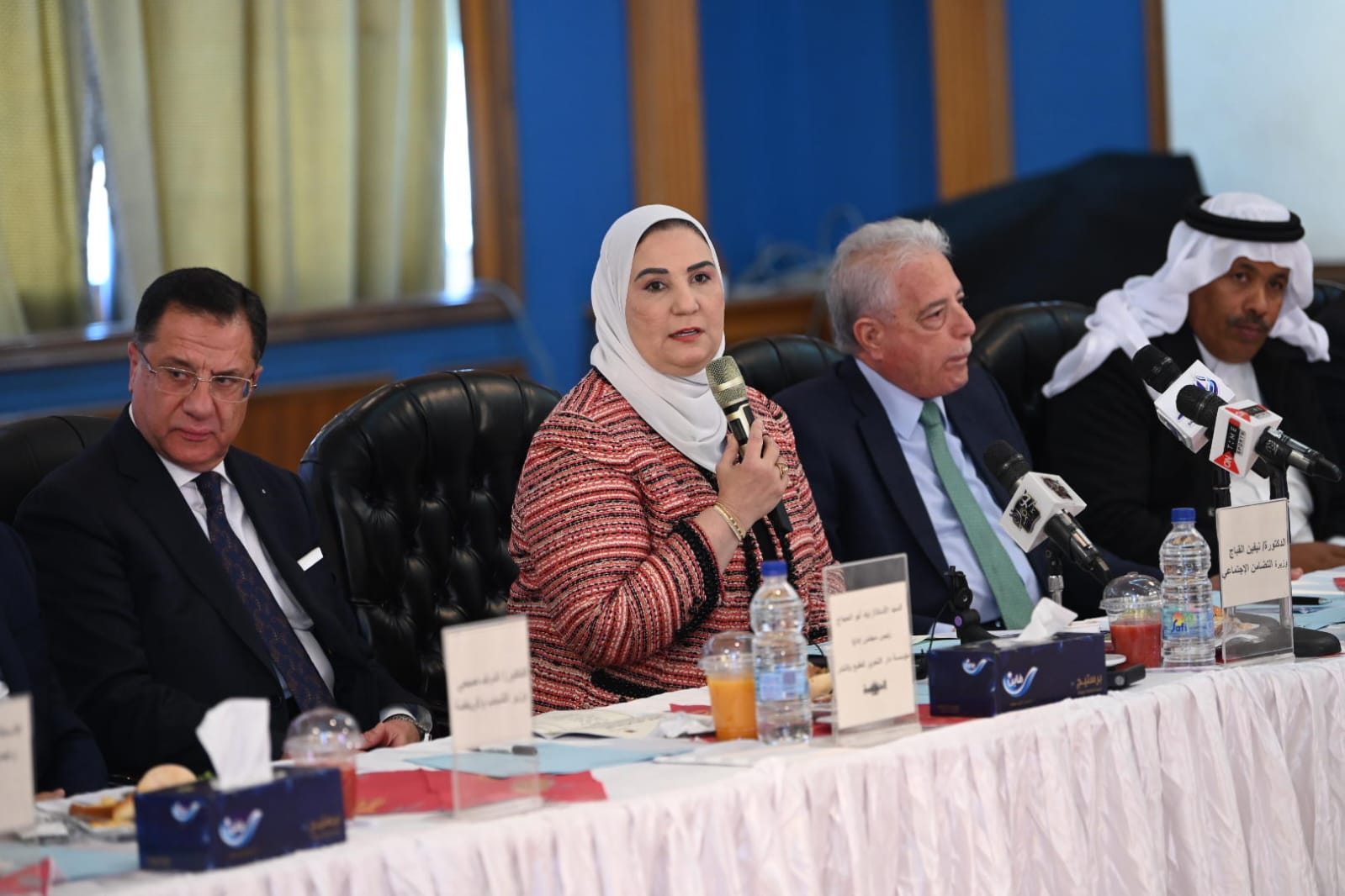 وزيرة التضامن الاجتماعي تشارك في فعاليات الاجتماع العام للمهرجان المصري الإماراتي الثاني للهجن والتراث