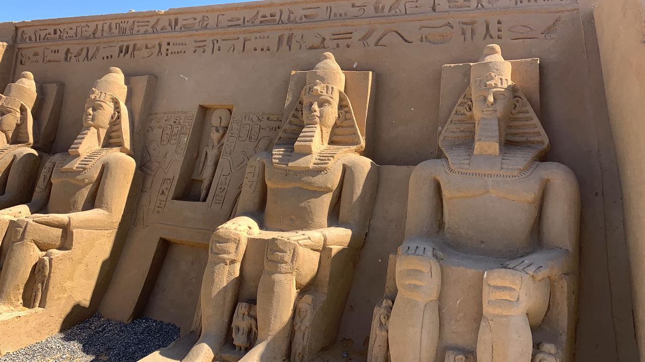 تجسيد المعابد الفرعونية فى متحف الرمال بالغردقة 