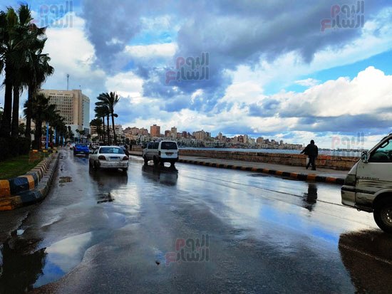 الأمطار على كورنيش مدينة الاسكندرية