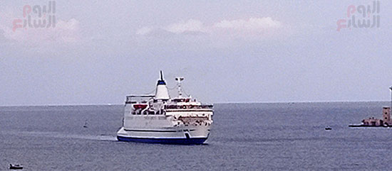 السفينة-لوجوس-هوب-أكبر-مكتبة-عائمة-بالعالم-تصل-ميناء-بورسعيد-(2)