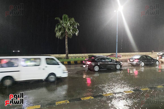 أمطار غزيرة تضرب الإسكندرية واستمرار رفع الطوارئ بفرق الصرف.. فيديو وصور (6)
