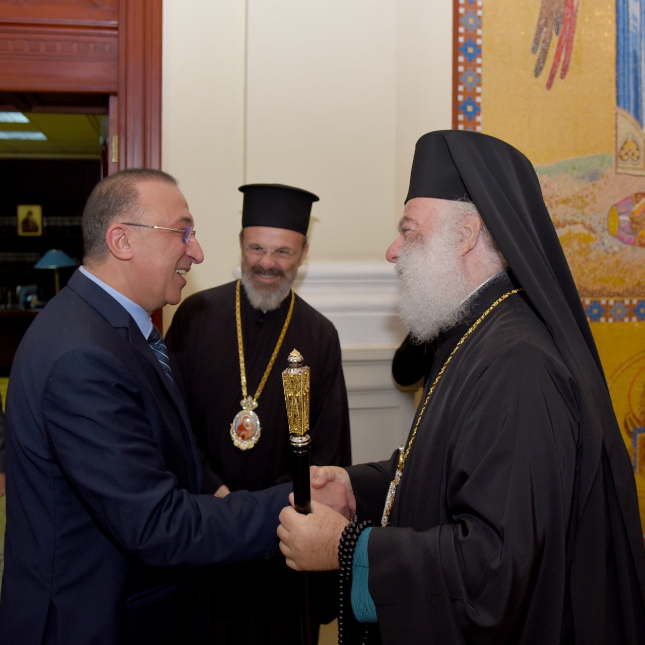  المحافظ يشارك فى احتفالات طائفة الأرمن الأرثوذكس بعيد الميلاد (3)
