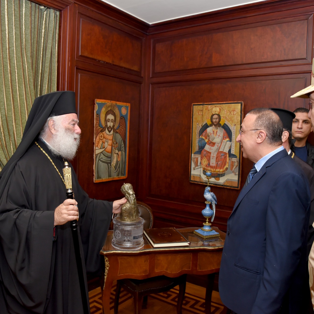  المحافظ يشارك فى احتفالات طائفة الأرمن الأرثوذكس بعيد الميلاد (2)