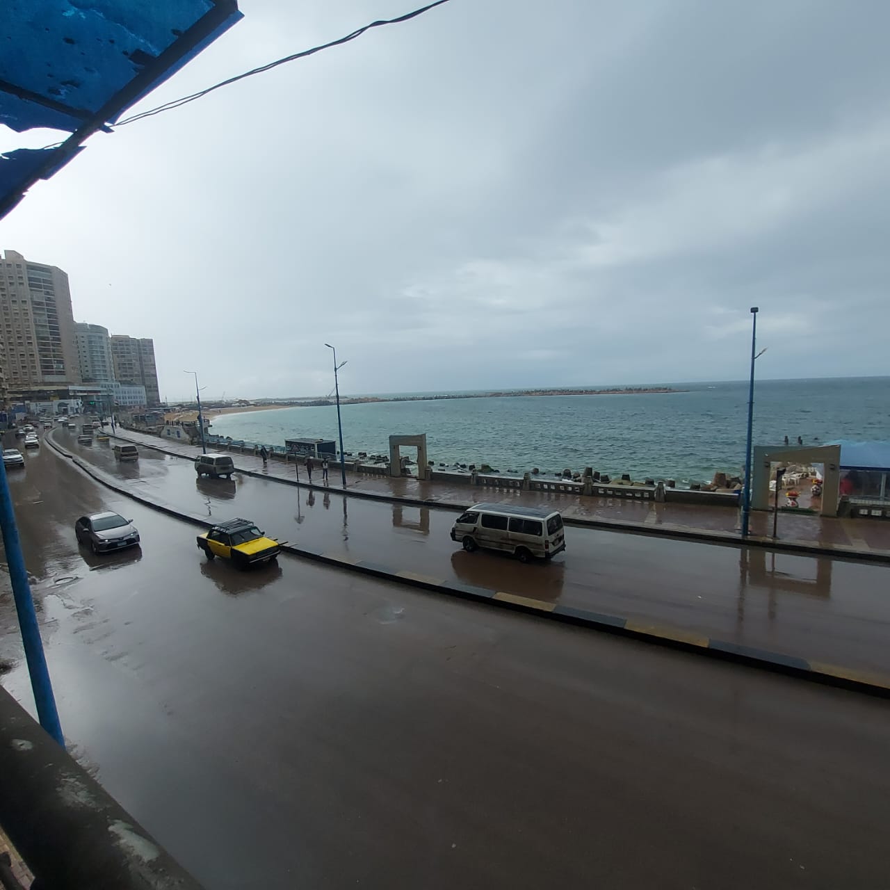 خفوت ضوء النهار و هطول أمطار غزيرة على الإسكندرية (5)