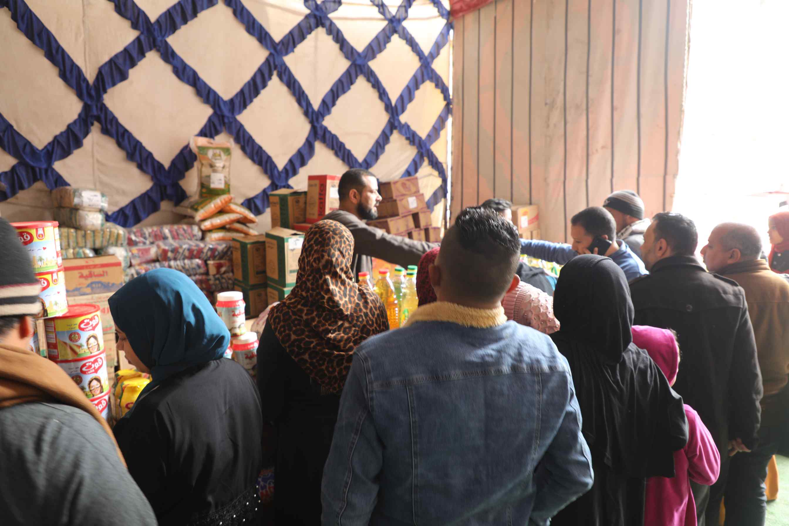 نائب محافظ المنيا يفتتح معرض أهلا رمضان بمركز ملوي (4)