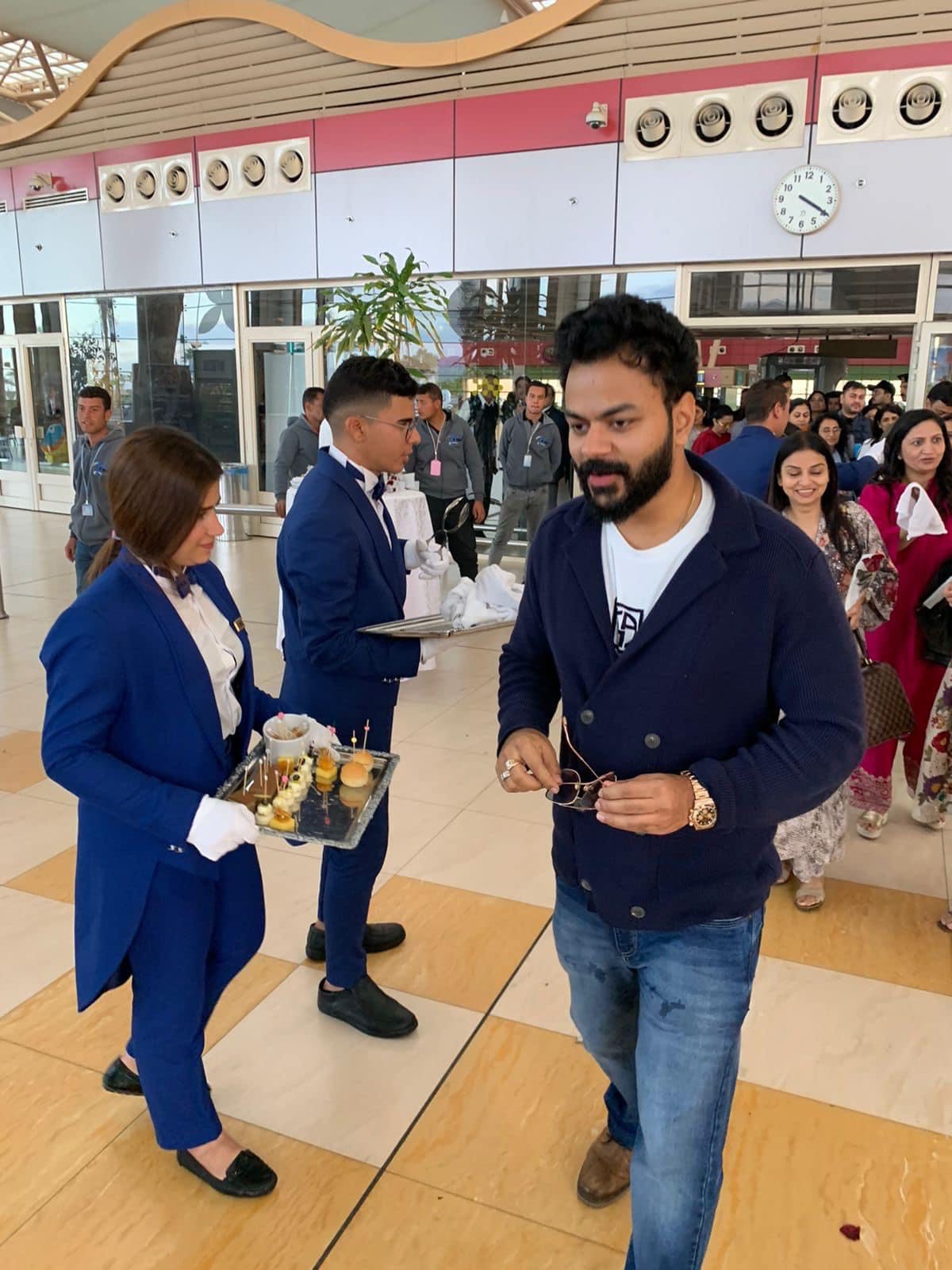 مطار شرم الشيخ يستقبل أول طائرة من الهند لتنشيط  سياحة حفلات الزفاف (4)