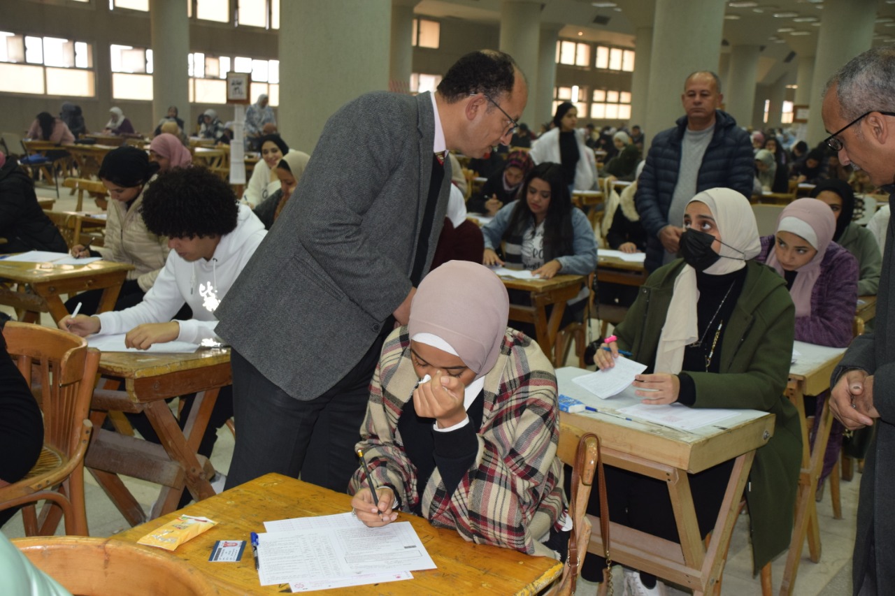 امتحانات كلية الآثار جامعة القاهرة