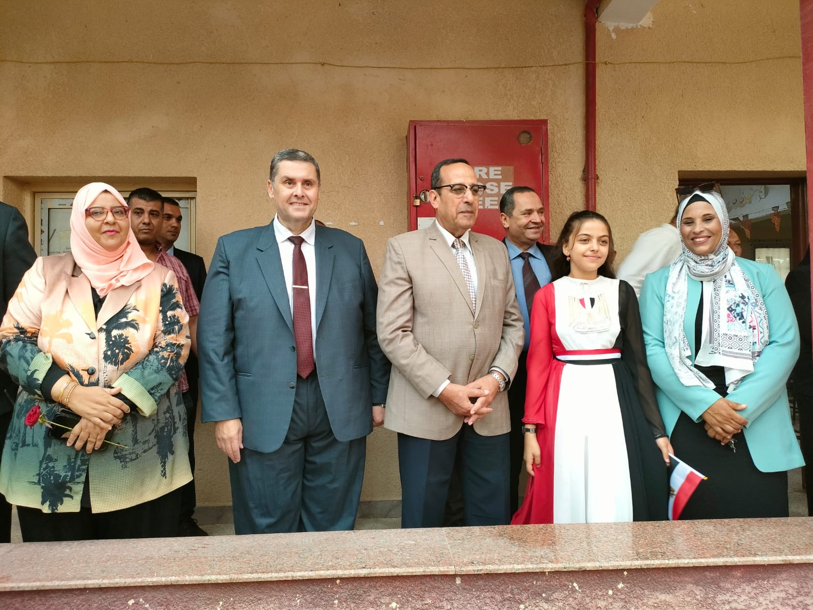 محافظ شمال سيناء يتفقد العام الدراسي (4)