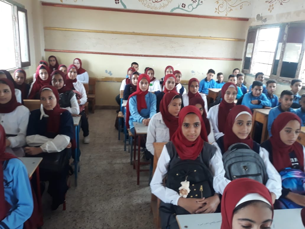 جانب من زيارة وتفقد محافظ الإسماعيلية (3)