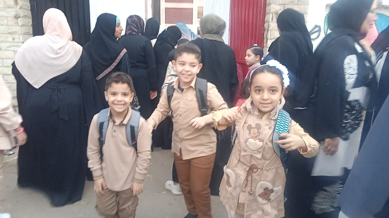 سعادة الاطفال لقدومهم للمدارس