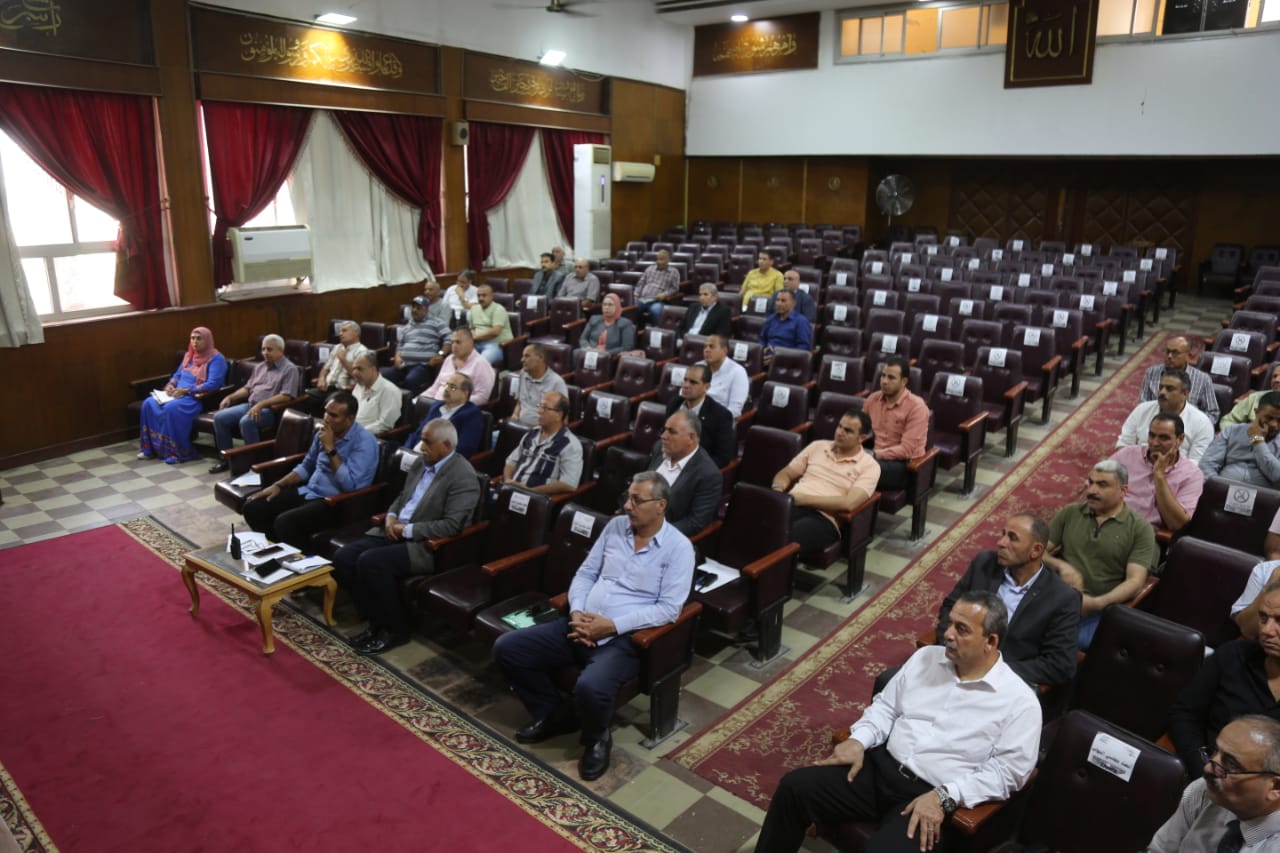 الحضور من وكلاء الوزارات