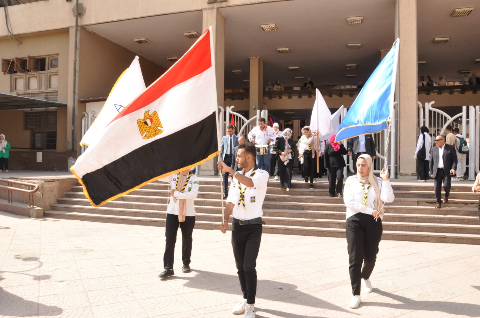 مهرجانات استقبال ولقاءات تعريفية بكليات جامعة عين شمس (16)