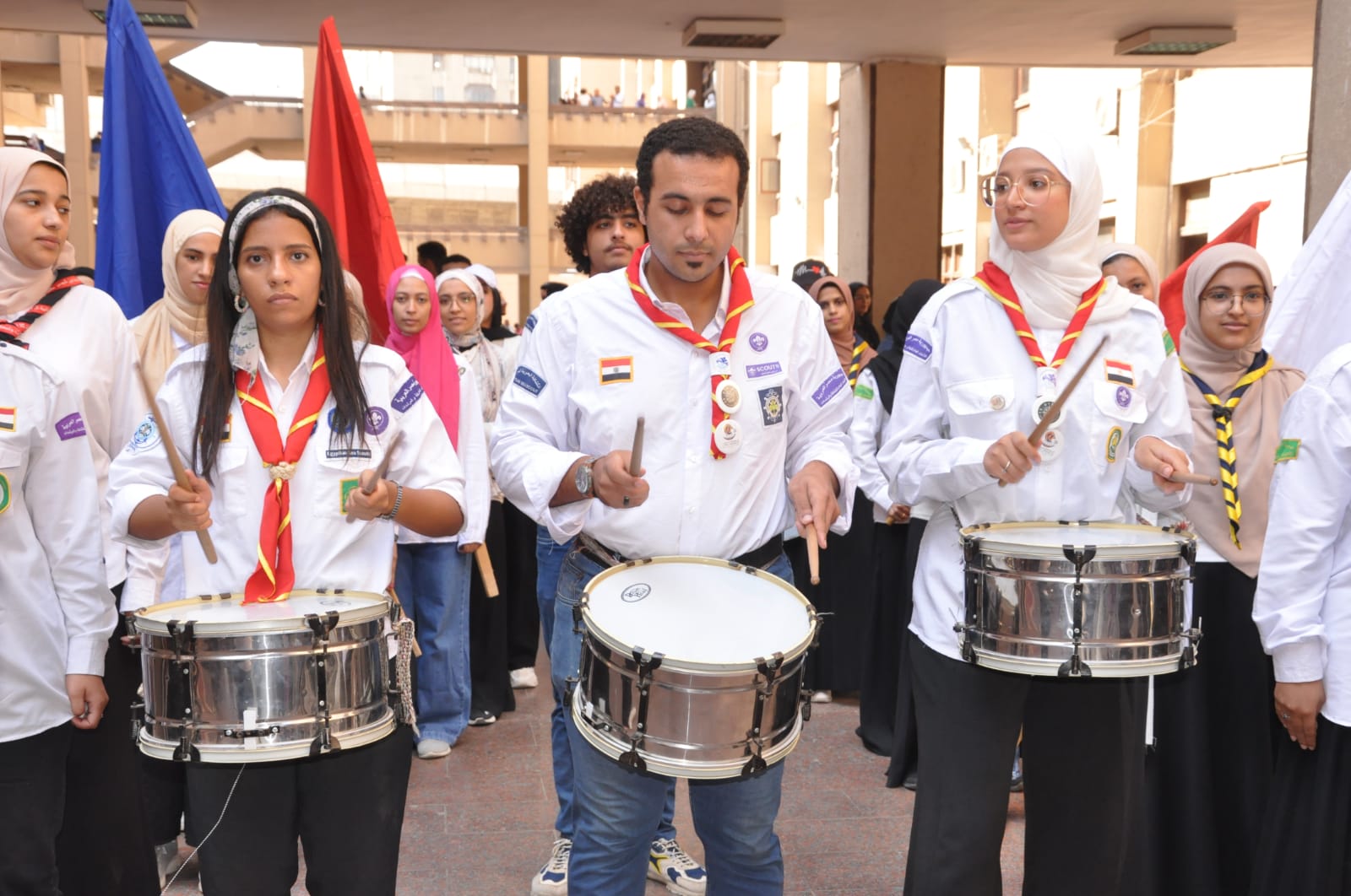 مهرجانات استقبال ولقاءات تعريفية بكليات جامعة عين شمس (13)