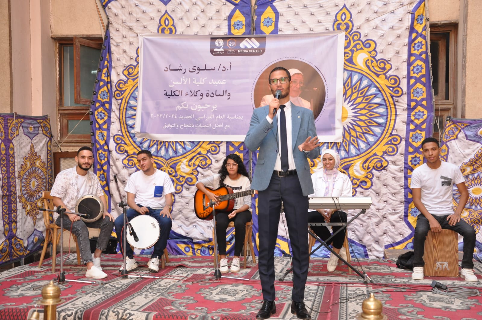 مهرجانات استقبال ولقاءات تعريفية بكليات جامعة عين شمس (18)